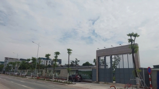Người dân bất an vì 2 tòa tháp 13 tầng gây tranh cãi