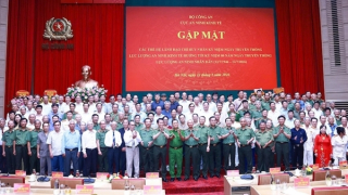 Tri ân các thế hệ lãnh đạo, cán bộ có nhiều đóng góp vào sự nghiệp bảo vệ an ninh kinh tế