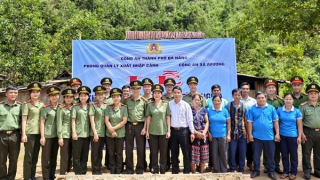 Xây dựng nhà tình nghĩa cho hộ nghèo Cơtu ở vùng biên giới Đà Nẵng