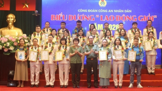 Tôn vinh và tri ân những đóng góp của giai cấp công nhân trong "Ngày hội cảm ơn người lao động"