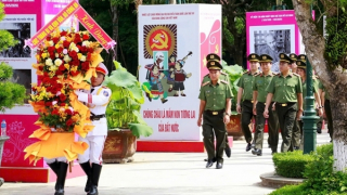Cục Trang bị và kho vận tổ chức đợt sinh hoạt chính trị tại các Khu di tích lịch sử cách mạng ở Nghệ An