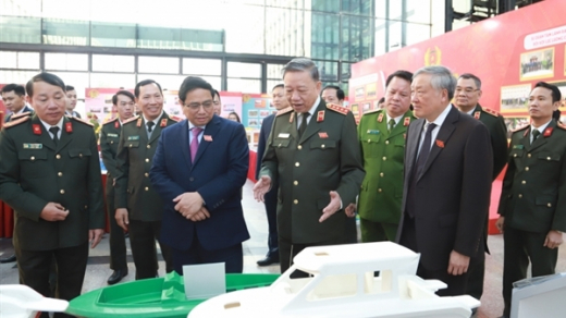 Giữ vững an ninh, ổn định chính trị để xây dựng và phát triển đất nước