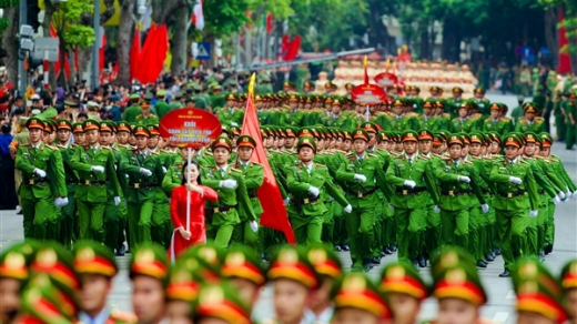 Ngắm các khối diễu binh, diễu hành của Công an Hà Nội trên đường phố Thủ đô