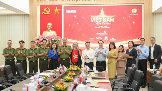 Công bố hoạt động đi bộ toàn quốc “Cùng Việt Nam tiến bước”