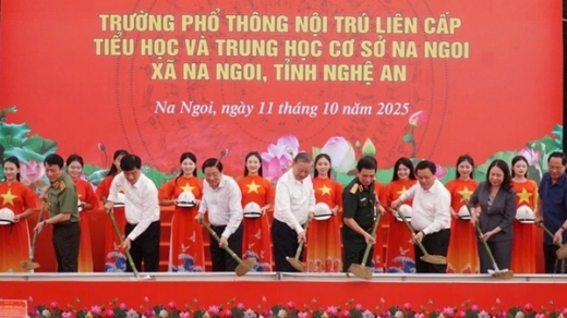 Party leader attends ground-breaking ceremony of boarding school in Nghe An province