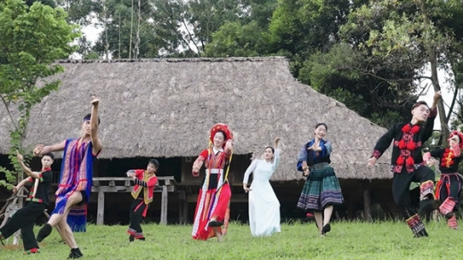 Đi tìm một điệu múa chung cho người Việt?