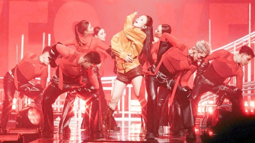 Hoa hậu lấn sân ca hát: Đường dài dễ có mấy ai