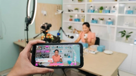 Khi giấc mơ startup của giới trẻ bị livestream “nuốt chửng”