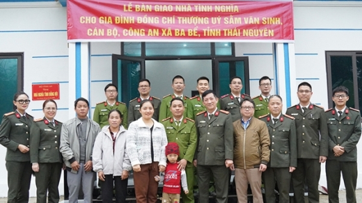 Công an Thái Nguyên khánh thành, bàn giao nhà nghĩa tình động đội