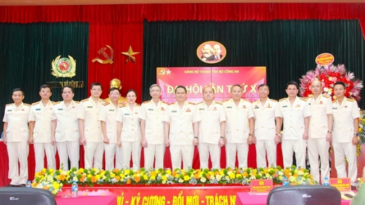 Xứng danh đơn vị Anh hùng trên mặt trận bảo vệ kỷ cương của lực lượng CAND