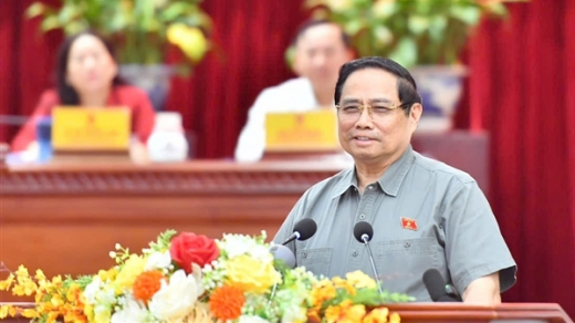 Đầu tư phát triển giáo dục và chăm lo sức khỏe của người dân là nhiệm vụ quan trọng