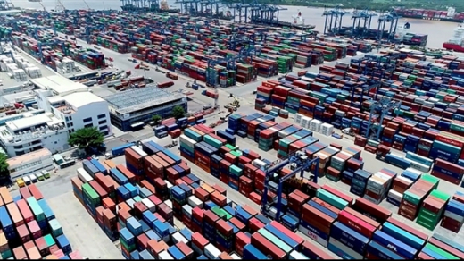 Điều tiết lượng hàng hóa xuất nhập khẩu giữa các cảng biển từ việc thu phí hạ tầng