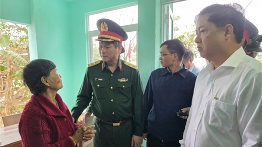 Quân khu 5 khánh thành và bàn giao 175 căn nhà tặng người dân vùng lũ lụt miền Trung