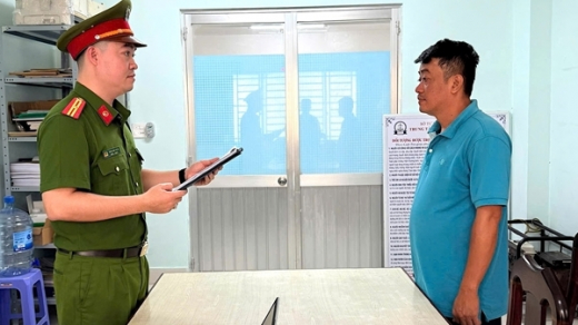 Trưởng bộ phận an ninh trung tâm thương mại lừa đảo, chiếm đoạt gần 2 tỷ đồng của bạn gái