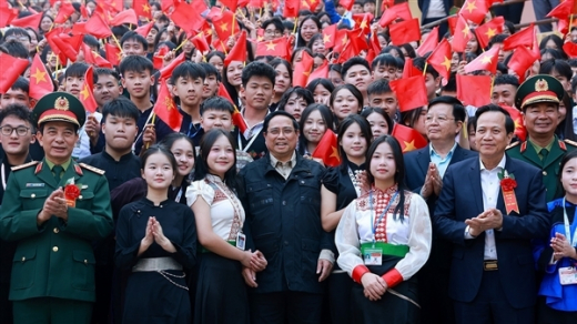 Thủ tướng: Xây dựng trường học khu vực miền núi, đồng bào dân tộc để gieo chữ, giữ nước