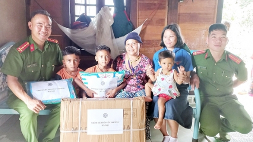 A Lưới in dấu chân anh