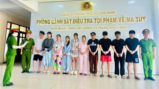 Bắt giữ 8 người Hàn Quốc tàng trữ, tổ chức sử dụng trái phép chất ma túy