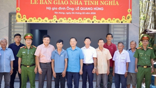 Bàn giao, khánh thành nhà tình nghĩa tặng các gia đình đặc biệt khó khăn