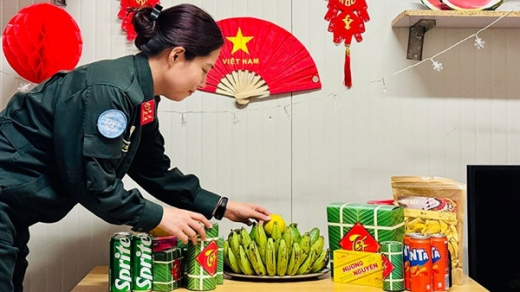 Chiến sĩ Công an “mũ nồi xanh” đón Tết ở châu Phi