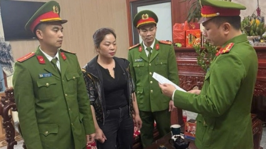 Bắt đối tượng chửi bới, thu tiền trái phép tại Đền bà Chúa Then