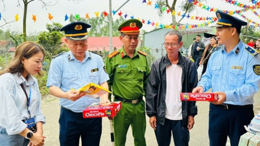 Đồng loạt ra quân kiểm tra, đảm bảo thị trường an toàn, lành mạnh mùa lễ hội