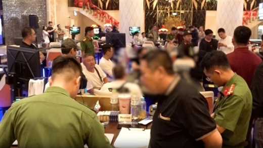 Phát hiện nhiều người nước ngoài đánh bạc trong khách sạn Sheraton Nha Trang