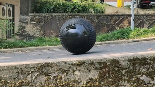 “Cảnh sát” robot