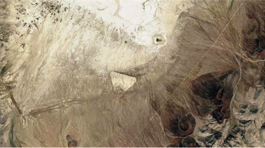 Cấu trúc tam giác bí ẩn