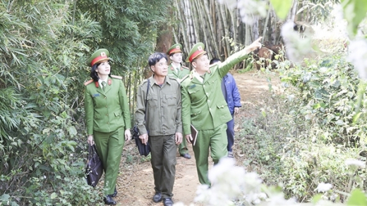 Cho bản làng yên vui