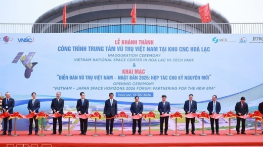 PM calls for accelerated space technology development in Vietnam
