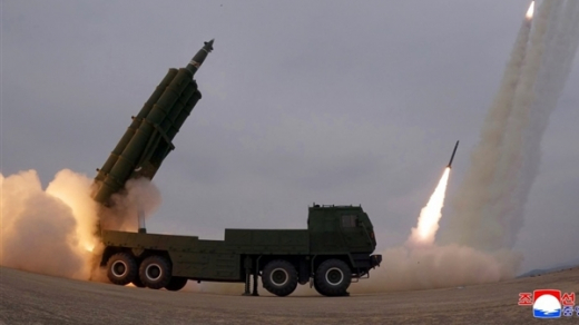 Triều Tiên khai hỏa pháo phản lực cỡ lớn, đánh trúng mục tiêu cách 364km