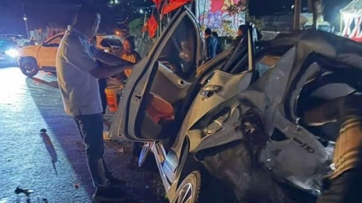 Bốn ô tô tông liên hoàn khiến một người đi bộ tử vong