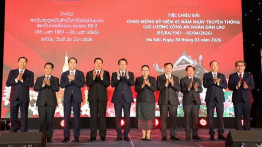 Tiếp tục vun đắp mối quan hệ bền chặt giữa Việt Nam và Lào