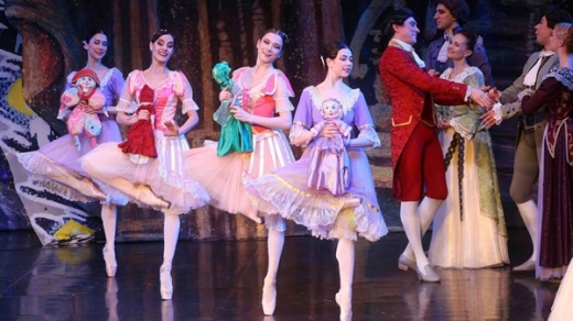 Nghệ sĩ ballet Nga thăng hoa trên sân khấu Nhà hát Hồ Gươm cùng tuyệt phẩm “Kẹp hạt dẻ”