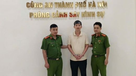 Khởi tố, bắt giam đối tượng cố tình đỗ ô tô chặn lối vào hầm chung cư