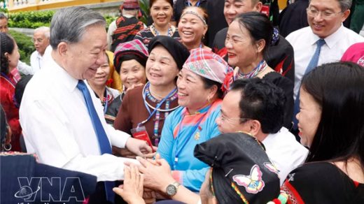 Top leader lauds unsung contributions by ethnic minority figures to national culture