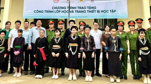 Trao tặng công trình lớp học, bếp ăn cho điểm trường miền núi Tuyên Quang