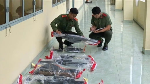 Đề nghị truy tố nhóm 10 bị can mua bán, sử dụng trái phép vũ khí quân dụng