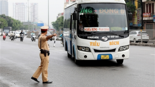 CSGT Hà Nội tăng cường tuần tra, kết hợp camera AI siết xe khách dịp nghỉ lễ