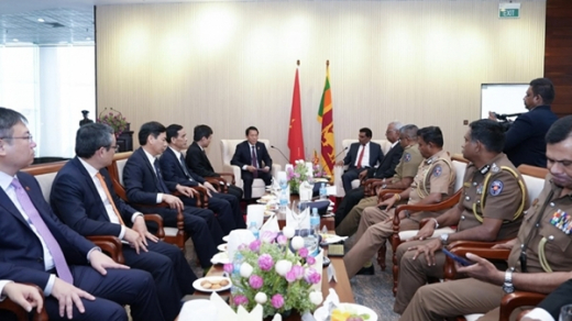 Minister Luong Tam Quang holds talks with Sri Lankan Minister of Public Security and Parliamentary Affairs