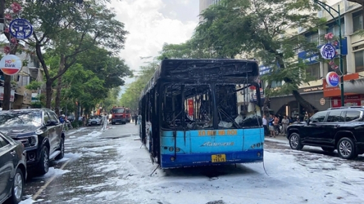 Mọi hành khách đều an toàn sau sự cố xe buýt bị cháy
