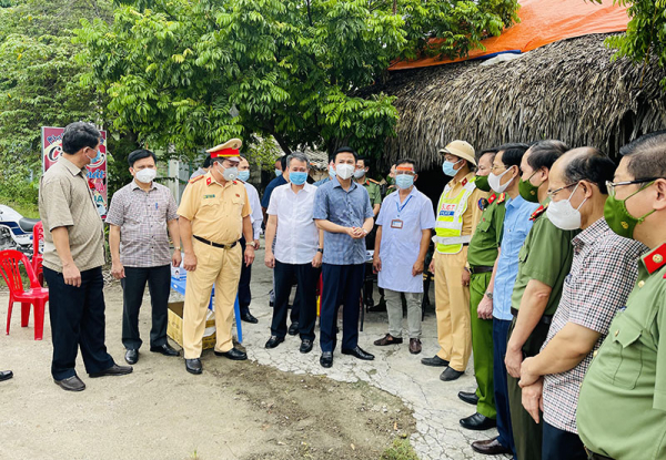 Bí thư Tỉnh uỷ Thanh Hoá kiểm tra các chốt kiểm soát phòng chống COVID-19 -2