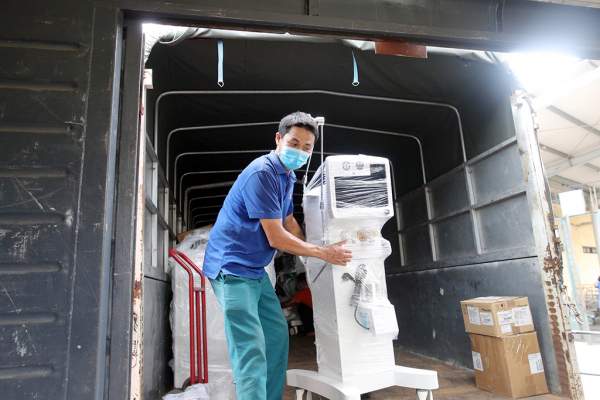Bộ y tế gửi hàng trăm thiết bị y tế hỗ trợ TP Hồ Chí Minh -9