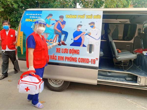 TP Hồ Chí Minh ra mắt đội tiêm vaccine lưu động -0