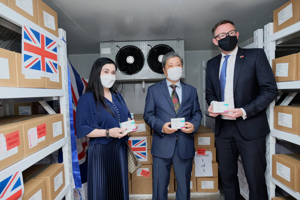Việt Nam tiếp nhận 415.000 liều vaccine AstraZeneca do Chính phủ Anh trao tặng -0