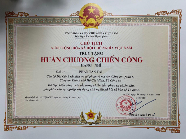 Chủ tịch nước truy tặng Huân chương Chiến công hạng Nhì cho Đại úy Phan Tấn Tài -0