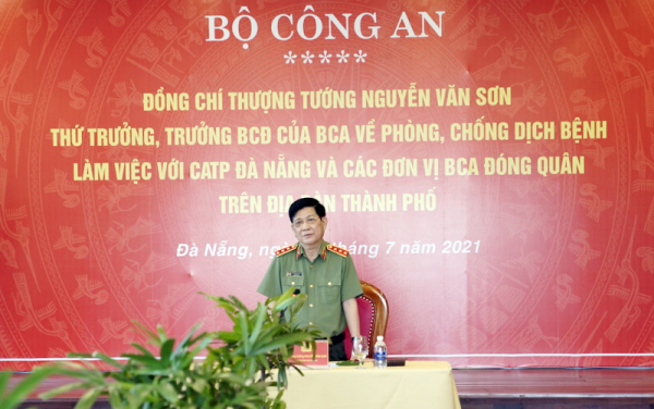 Deputy Minister Nguyen Van Son inspects COVID-19 prevention and fight in Da Nang -0