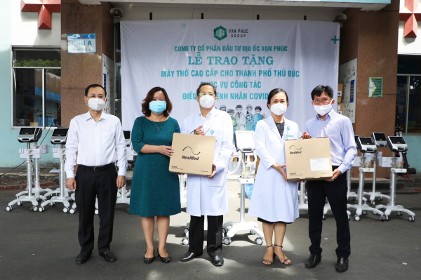 Van Phuc Group tặng 26 máy thở cho các bệnh viện tại TP Thủ Đức -0