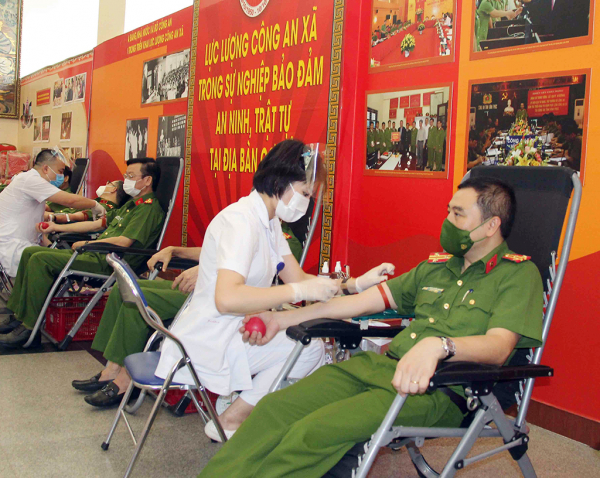 Kỷ niệm 65 năm truyền thống bằng hoạt động hiến máu tình nguyện -0