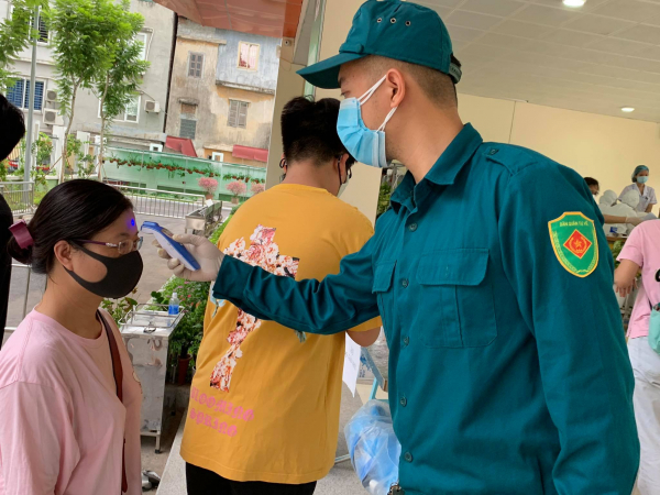 Hà Nội phát hiện 13 ca dương tính SARS-CoV-2 ho sốt trong cộng đồng, có nhân viên bưu điện -0